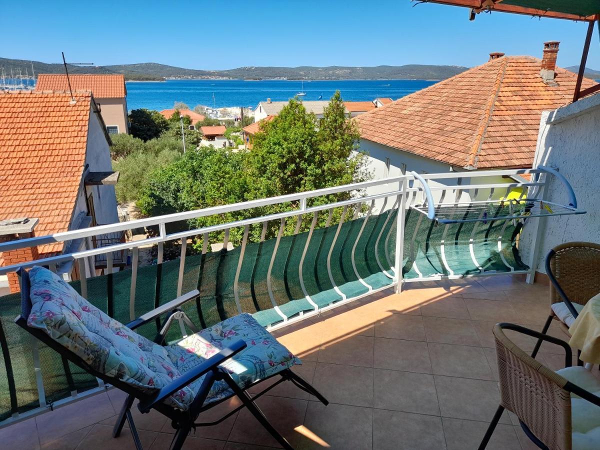 Apartment Gotovina Biograd Na Moru Luaran gambar