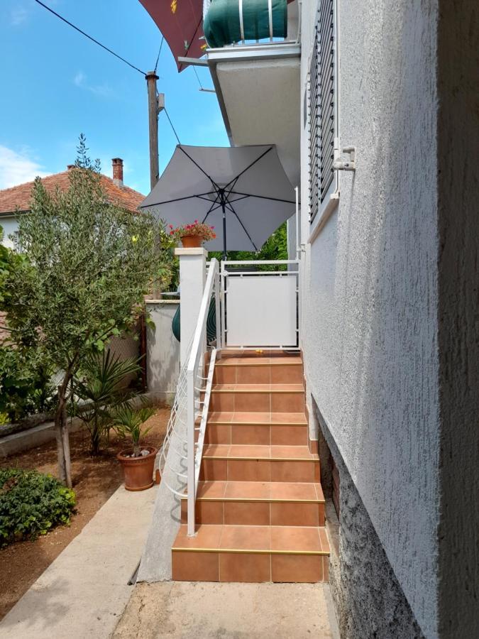 Apartment Gotovina Biograd Na Moru Luaran gambar